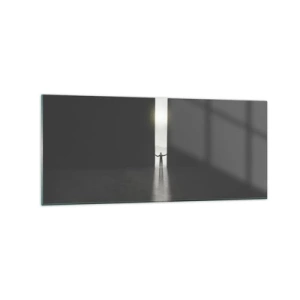 Glasbild - Bild auf glas - Ein Mann steht im Licht eines schmalen Schlitzes in einem dunklen Raum - 120x50cm - Ein Schritt in eine strahlende Zukunft - Moderne Wanddekoration für Wohnzimmer und Schlafzimmer ARTTOR