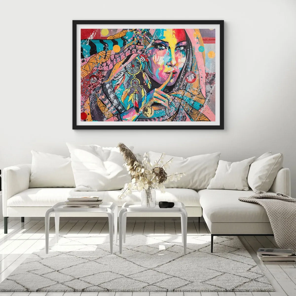 Poster in einem schwarzem Rahmen - Buntes weibliches Gesicht im künstlerischen Stil - 70x50cm - Sei still, bis du verstehst - Moderne Wanddekoration für Wohnzimmer und Schlafzimmer ARTTOR