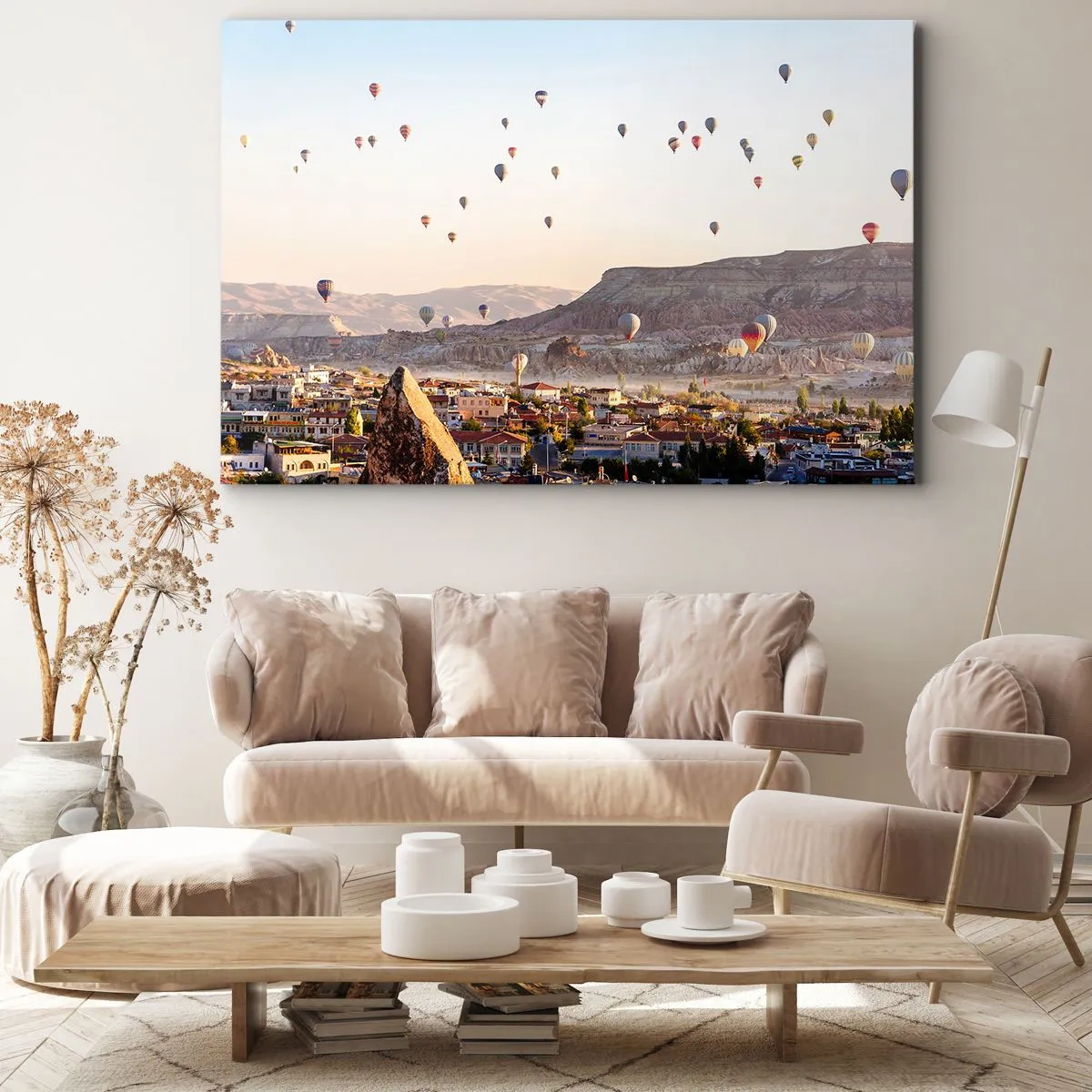 Bild auf Leinwand - Leinwandbild - Kappadokien mit Ballons vor der Kulisse malerischer Hügel - 120x80cm - Wie Schiffe am Himmel - Moderne Wanddekoration für Wohnzimmer und Schlafzimmer ARTTOR