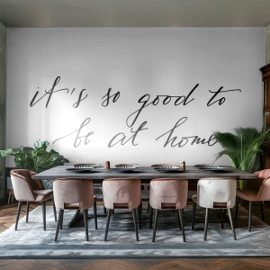 Fototapete Premium Sand - „Es ist so schön, zu Hause zu sein“ Zitat in Kalligraphie - 100x70cm - Die ganze Wahrheit - Moderne Wanddekoration für Wohnzimmer und Schlafzimmer ARTTOR