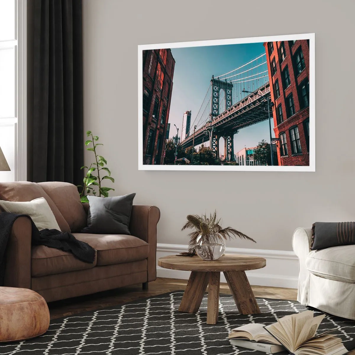 Poster - Eine Brücke zwischen Gebäuden in einer städtischen Landschaft - 100x70cm - Über den Wellen der Stadt - Moderne Wanddekoration für Wohnzimmer und Schlafzimmer ARTTOR
