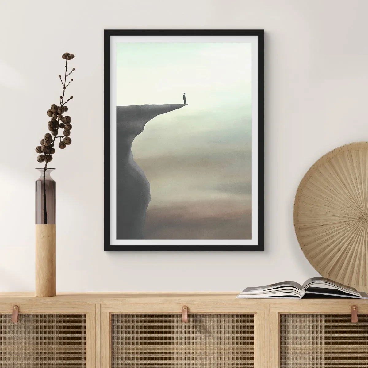 Poster in einem schwarzem Rahmen - Silhouette einer Frau, die am Rand einer Klippe steht - 50x70cm - Nach oben, natürlich! - Moderne Wanddekoration für Wohnzimmer und Schlafzimmer ARTTOR