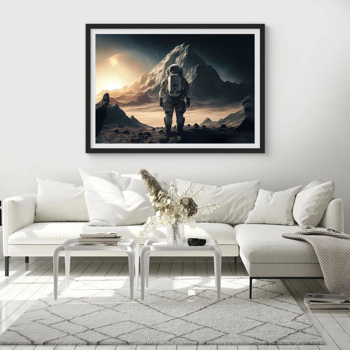 Poster in einem schwarzem Rahmen - Astronaut vor der Kulisse majestätischer Berge - 70x50cm - Neue Herausforderung - Moderne Wanddekoration für Wohnzimmer und Schlafzimmer ARTTOR