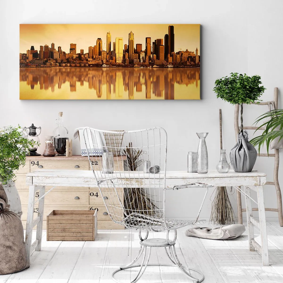 Bild auf Leinwand - Leinwandbild - Stadtpanorama spiegelt sich im Wasser bei Sonnenuntergang - 120x50cm - Die Stille der Metropole - Moderne Wanddekoration für Wohnzimmer und Schlafzimmer ARTTOR