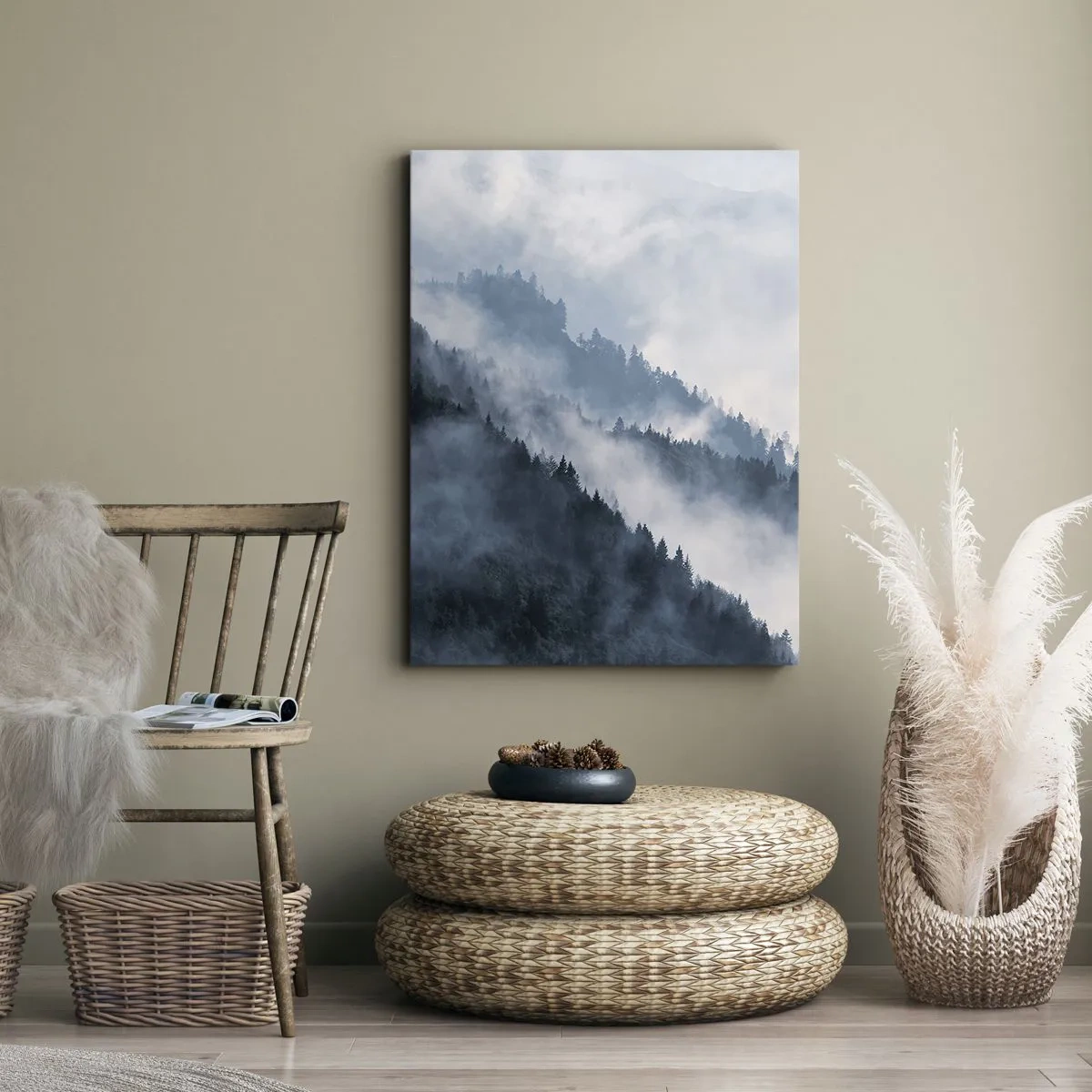 Bild auf Leinwand - Leinwandbild - Nebel schwebt über den bewaldeten Berghängen in einer geheimnisvollen Landschaft - 70x100cm - Mystik der Berge - Moderne Wanddekoration für Wohnzimmer und Schlafzimmer ARTTOR