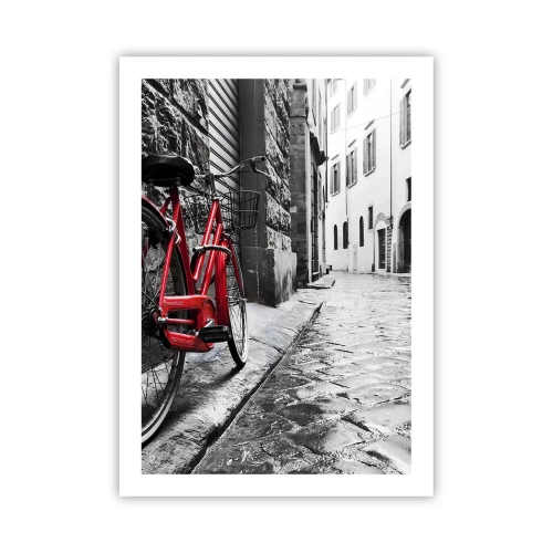 Poster - Ein rotes Fahrrad auf einer schwarz-weißen Kopfsteinpflasterstraße - 50x70cm - Wahre Schönheit wird nicht alt - Moderne Wanddekoration für Wohnzimmer und Schlafzimmer ARTTOR