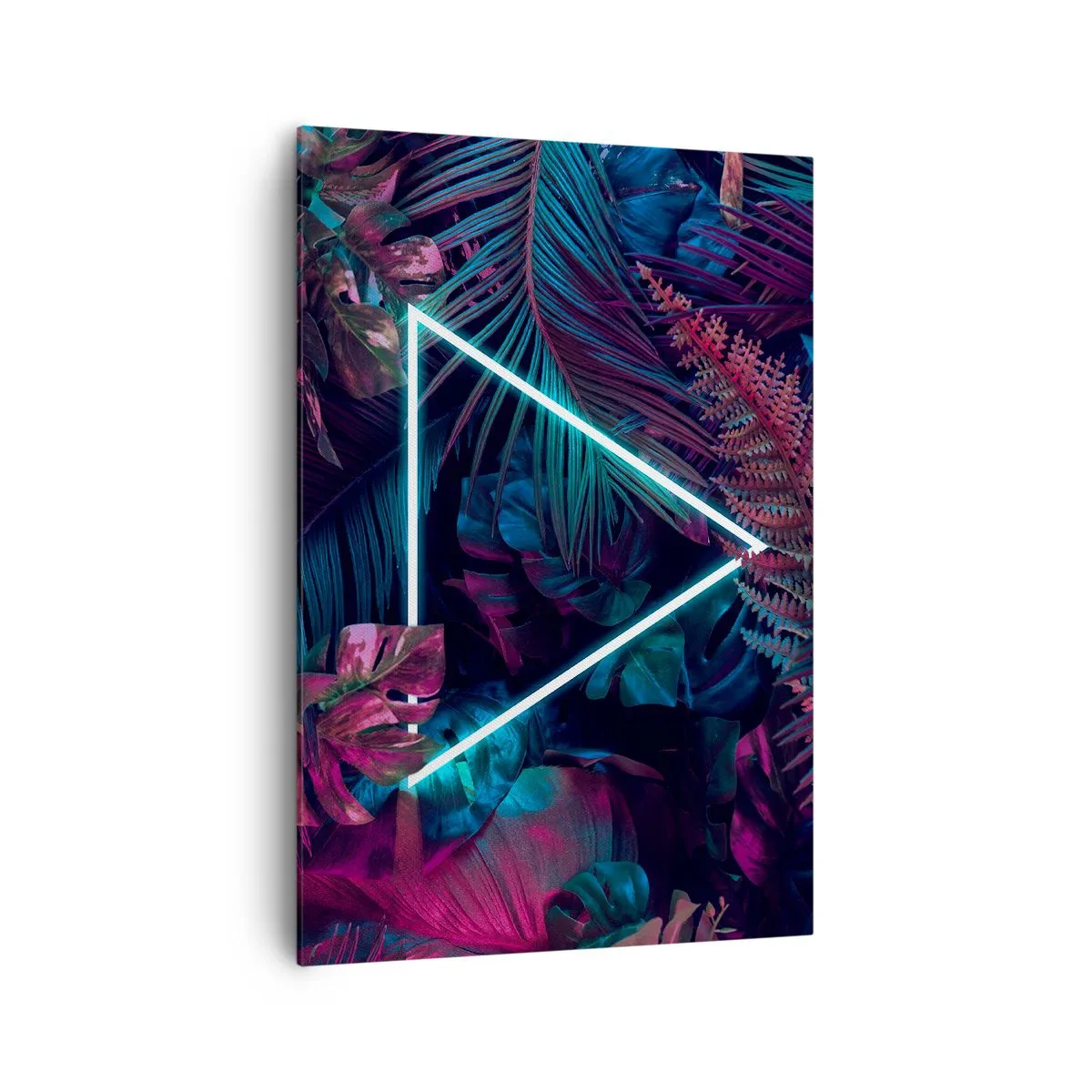 Bild auf Leinwand - Leinwandbild - Ein Neondreieck, umgeben von tropischen Blättern in dunklen Farben. - 70x100cm - Garten im Disco-Stil - Moderne Wanddekoration für Wohnzimmer und Schlafzimmer ARTTOR