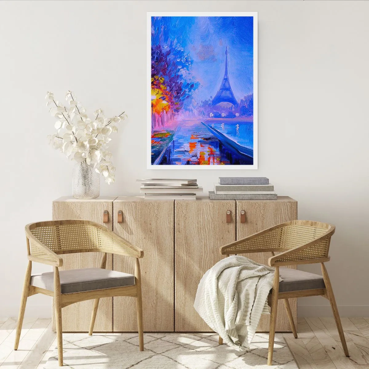Poster - Der Eiffelturm in einer malerischen Nachtaufnahme - 50x70cm - Ein Traumspaziergang - Moderne Wanddekoration für Wohnzimmer und Schlafzimmer ARTTOR