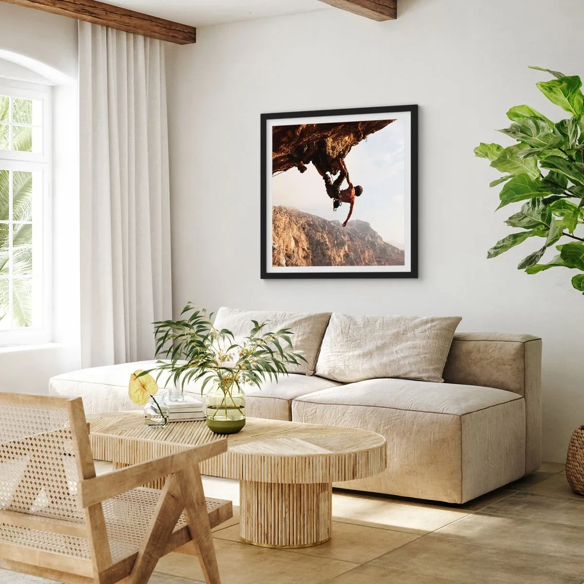 Poster in einem schwarzem Rahmen - Die Welt ist in einer Hand auf einem Felsblock geschrumpft - 50x50 cm