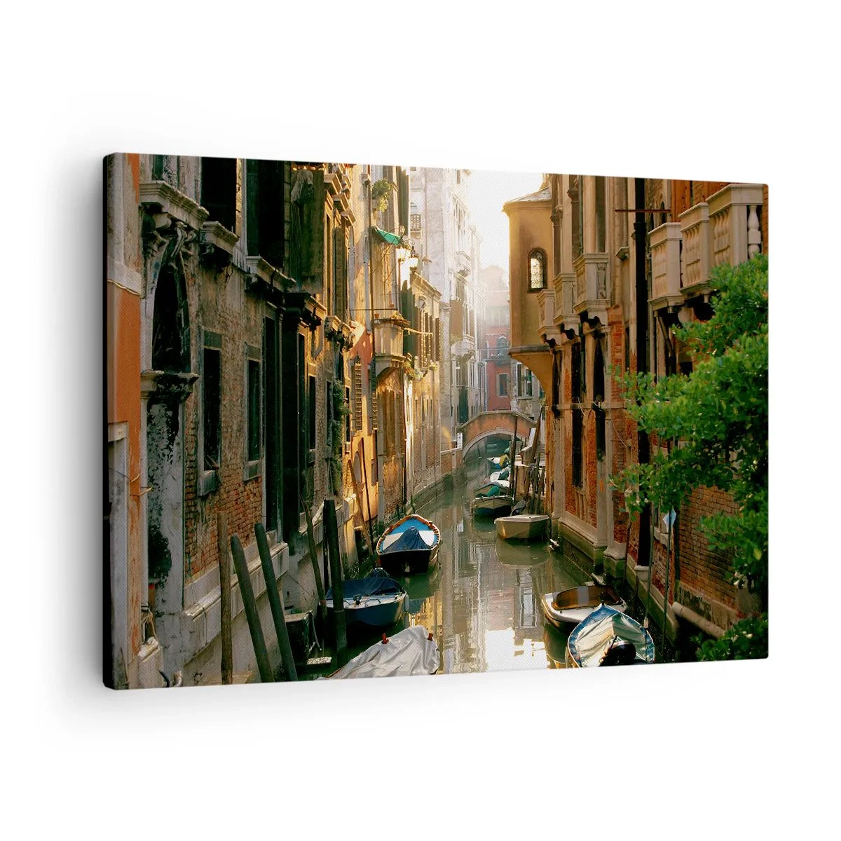 Bild auf Leinwand - Leinwandbild - Ein malerischer Kanal in Venedig mit Booten und einer Brücke - 70x50cm - In einer venezianischen Gasse - Moderne Wanddekoration für Wohnzimmer und Schlafzimmer ARTTOR