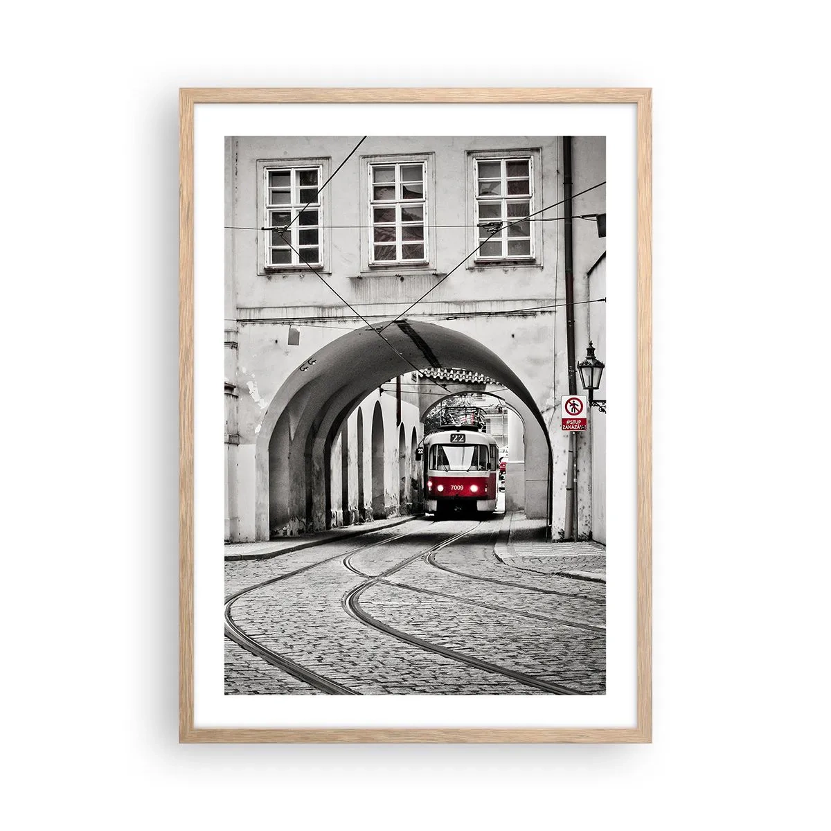 Poster in einem Rahmen aus heller Eiche - Durch das Stadtlabyrinth - 50x70 cm