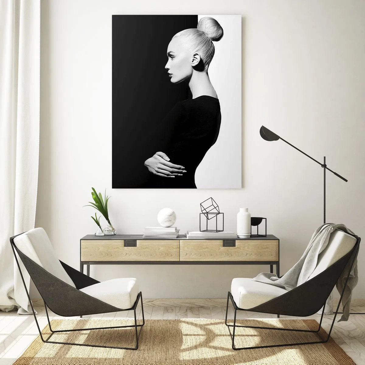 Glasbild - Bild auf glas - Schwarz-Weiß-Porträt einer Frau mit elegantem Dutt - 50x70cm - Einfach eine Frau - Moderne Wanddekoration für Wohnzimmer und Schlafzimmer ARTTOR