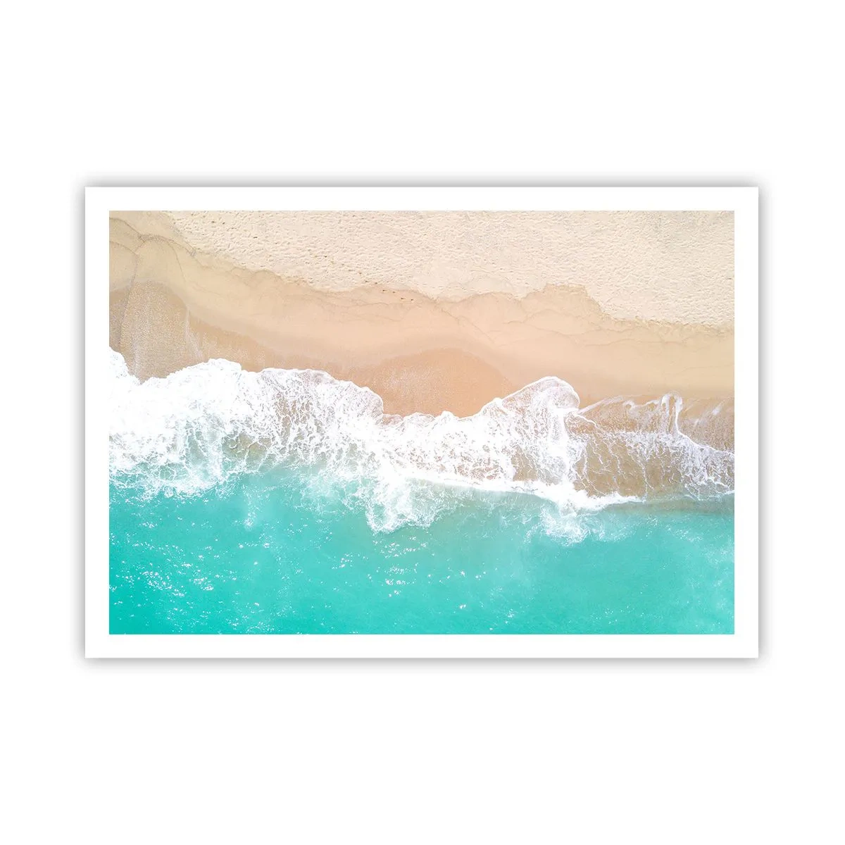 Poster - Eine Vogelperspektive auf einen Strand mit türkisfarbenem Wasser und sanften Wellen - 100x70cm - Eine streichelnde Berührung - Moderne Wanddekoration für Wohnzimmer und Schlafzimmer ARTTOR