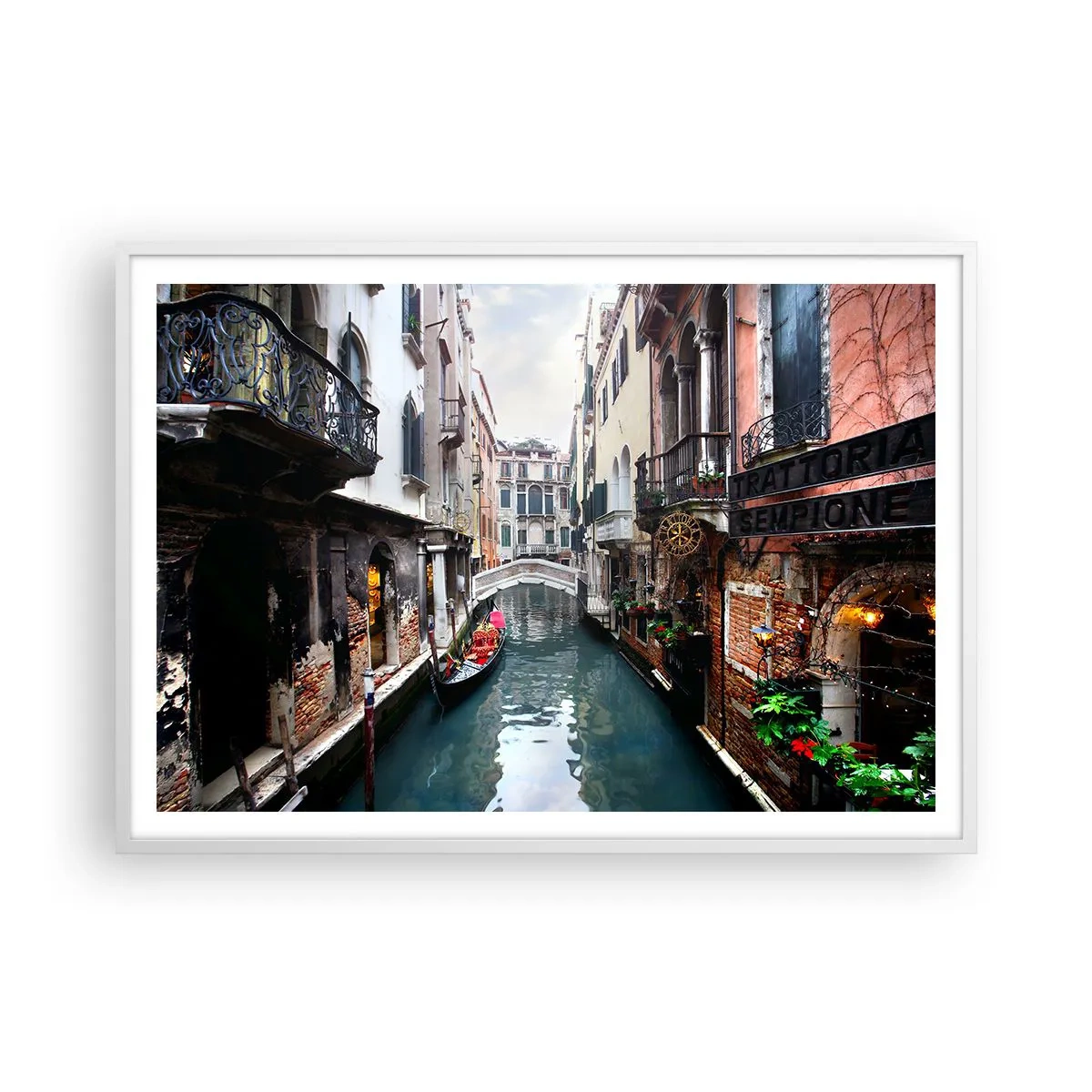 Poster in einem weißen Rahmen - Venezianische Landschaft mit Gondel und Brücke - 100x70 cm