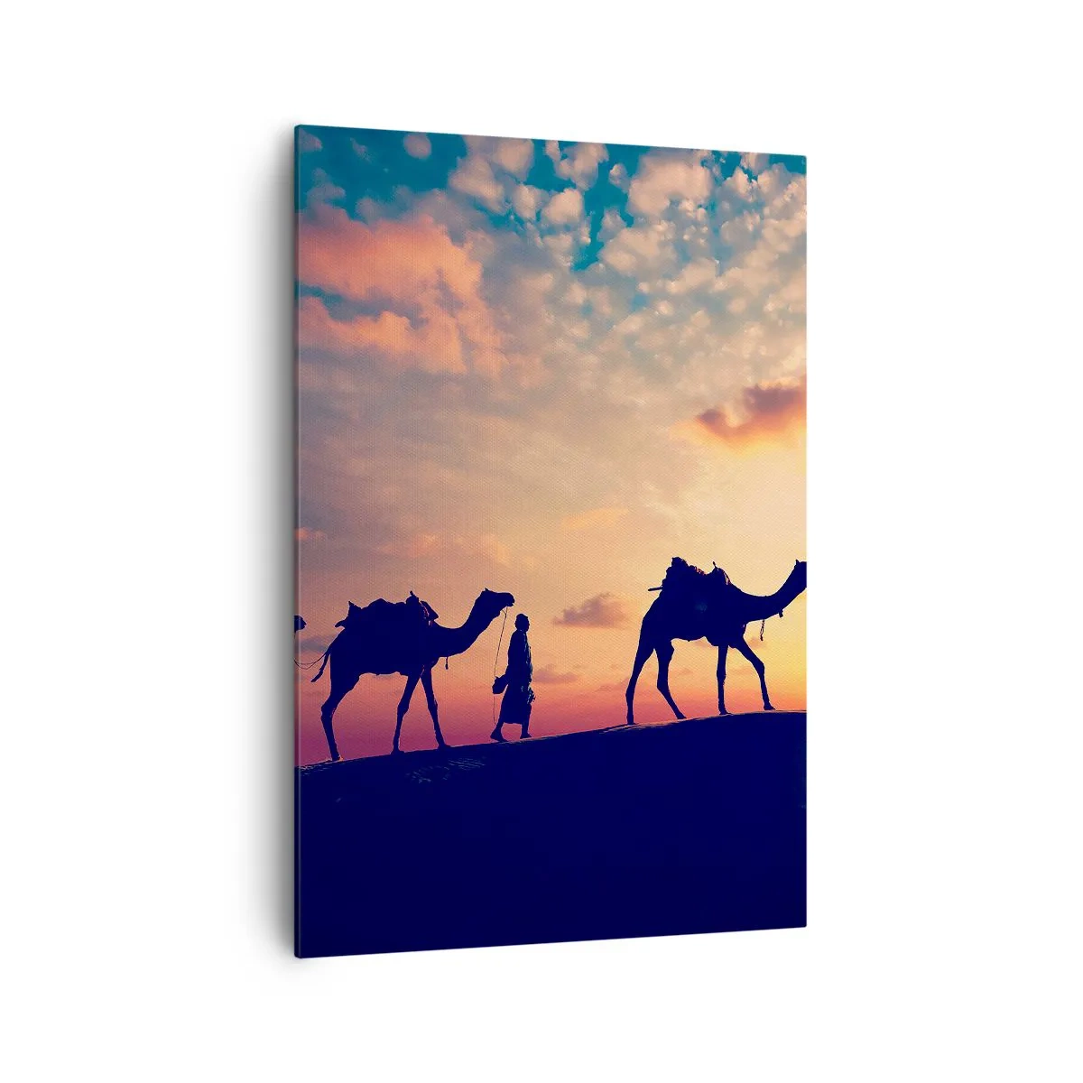Bild auf Leinwand - Leinwandbild - Eine Karawane von Kamelen wandert bei Sonnenuntergang durch die Wüste - 70x100cm - Der geheimnisvolle Geist des Orients - Moderne Wanddekoration für Wohnzimmer und Schlafzimmer ARTTOR