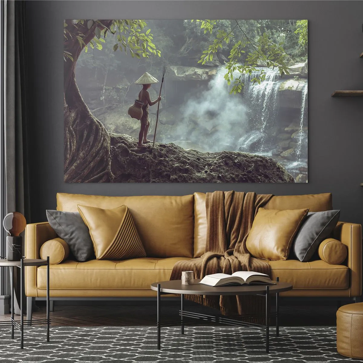 Glasbild - Bild auf glas - Ein Junge mit einem Speer an einem Wasserfall im Regenwald - 70x50cm - Befreundet mit der Natur - Moderne Wanddekoration für Wohnzimmer und Schlafzimmer ARTTOR
