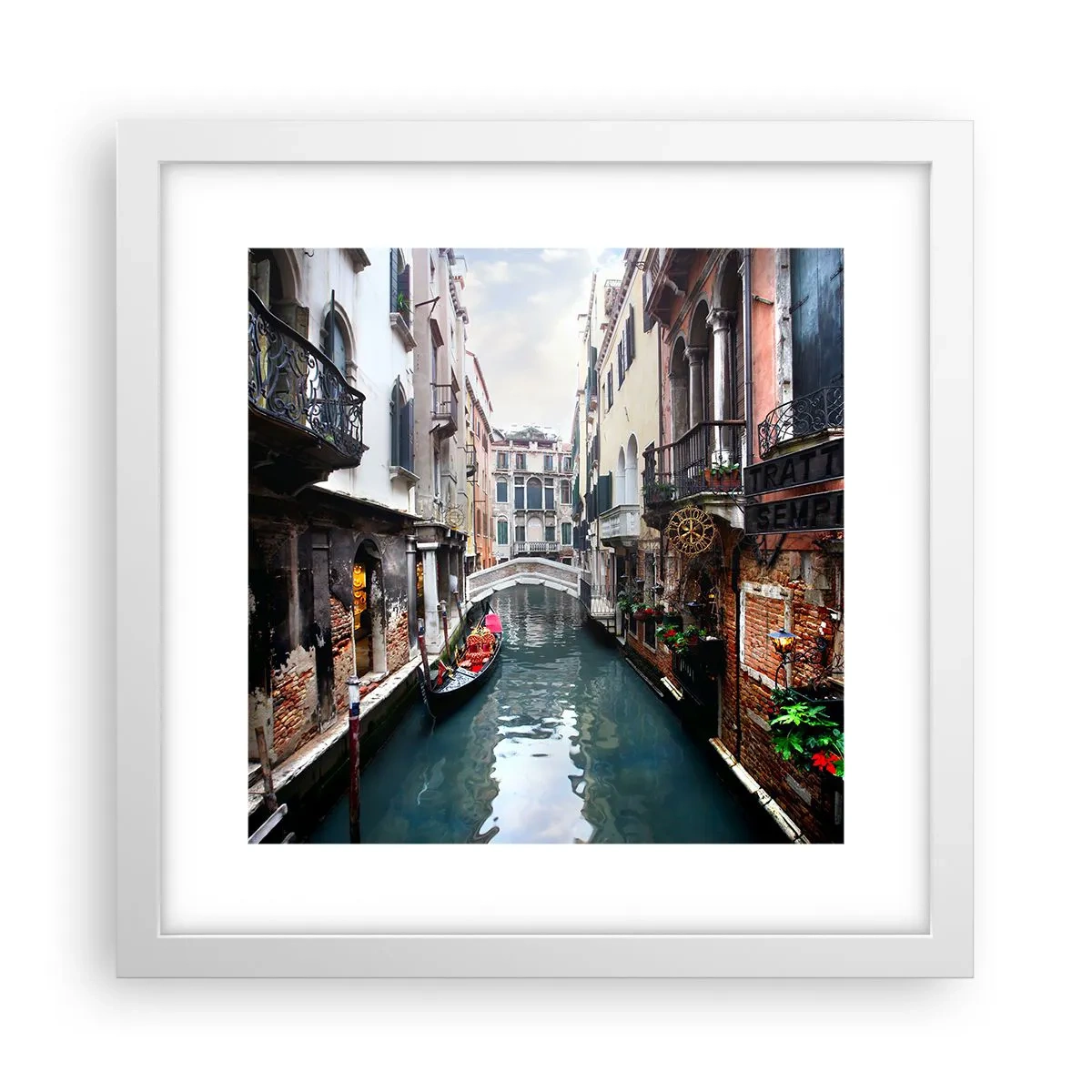 Poster in einem weißen Rahmen - Venezianische Landschaft mit Gondel und Brücke - 30x30 cm