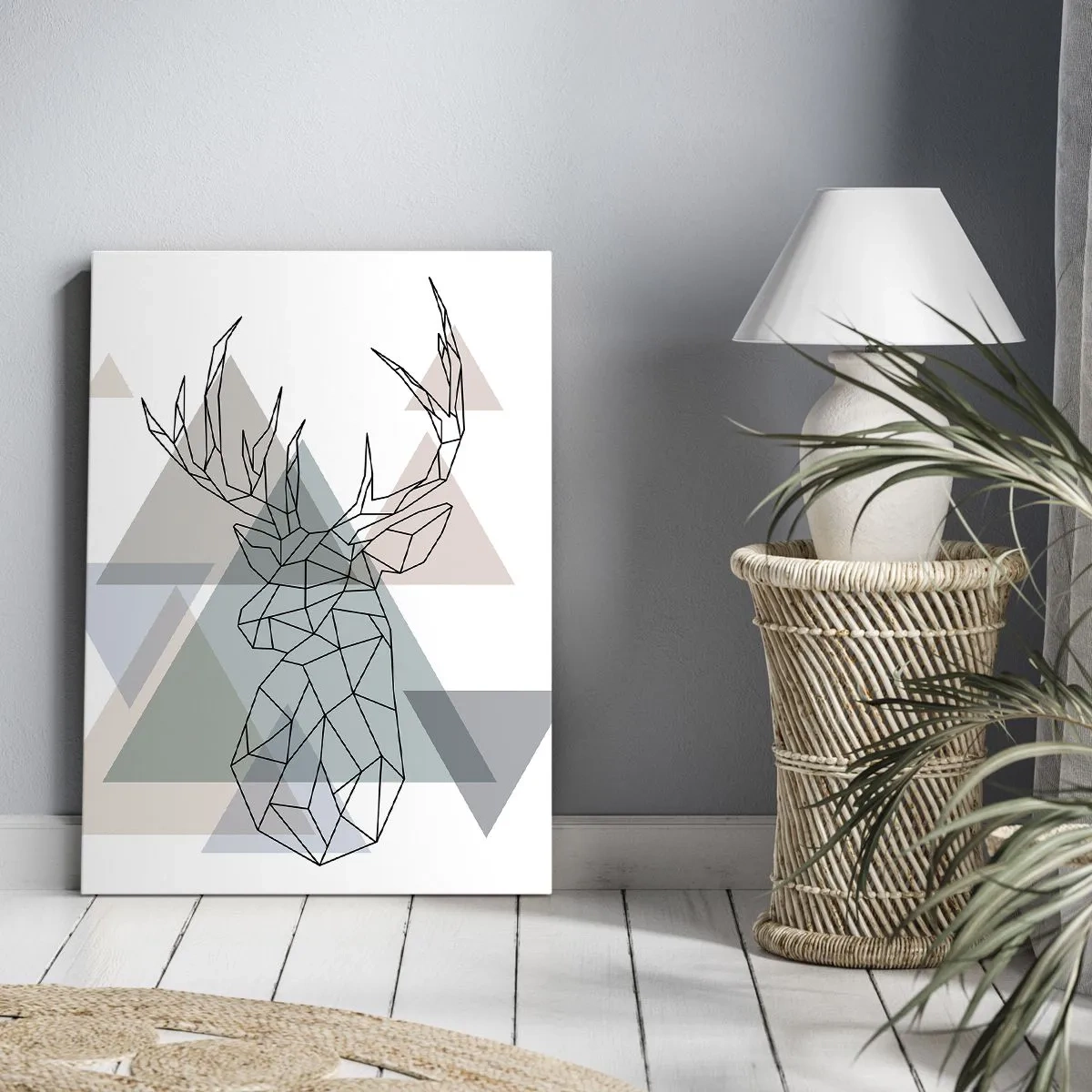 Bild auf Leinwand - Leinwandbild - Geometrischer Hirsch auf einem Hintergrund aus pastellfarbenen Dreiecken - 50x70cm - In einem geometrischen Wald - Moderne Wanddekoration für Wohnzimmer und Schlafzimmer ARTTOR