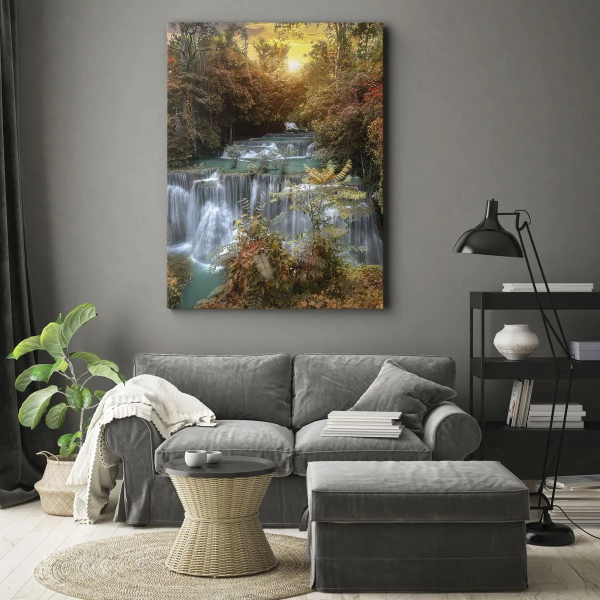 Bild auf Leinwand - Leinwandbild - Herbstlicher Wasserfall, umgeben von bunten Bäumen im Sonnenlicht - 70x100cm - Versteckter Schatz des Waldes - Moderne Wanddekoration für Wohnzimmer und Schlafzimmer ARTTOR