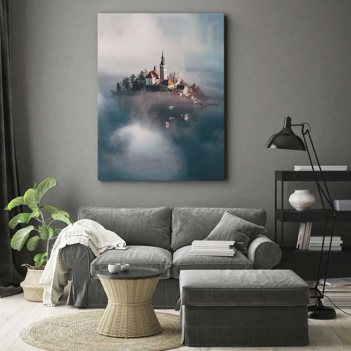 Bild auf Leinwand - Leinwandbild - Eine malerische Insel mit einer im Nebel verborgenen Kirche - 50x70cm - Trauminsel - Moderne Wanddekoration für Wohnzimmer und Schlafzimmer ARTTOR