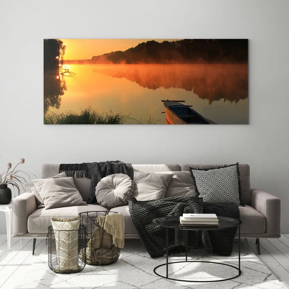 Glasbild - Bild auf glas - Morgennebel über dem Fluss mit einem Boot in den Sonnenstrahlen - 160x50cm - Sonnenaufgang über dem Wasser wie ein Spiegel - Moderne Wanddekoration für Wohnzimmer und Schlafzimmer ARTTOR