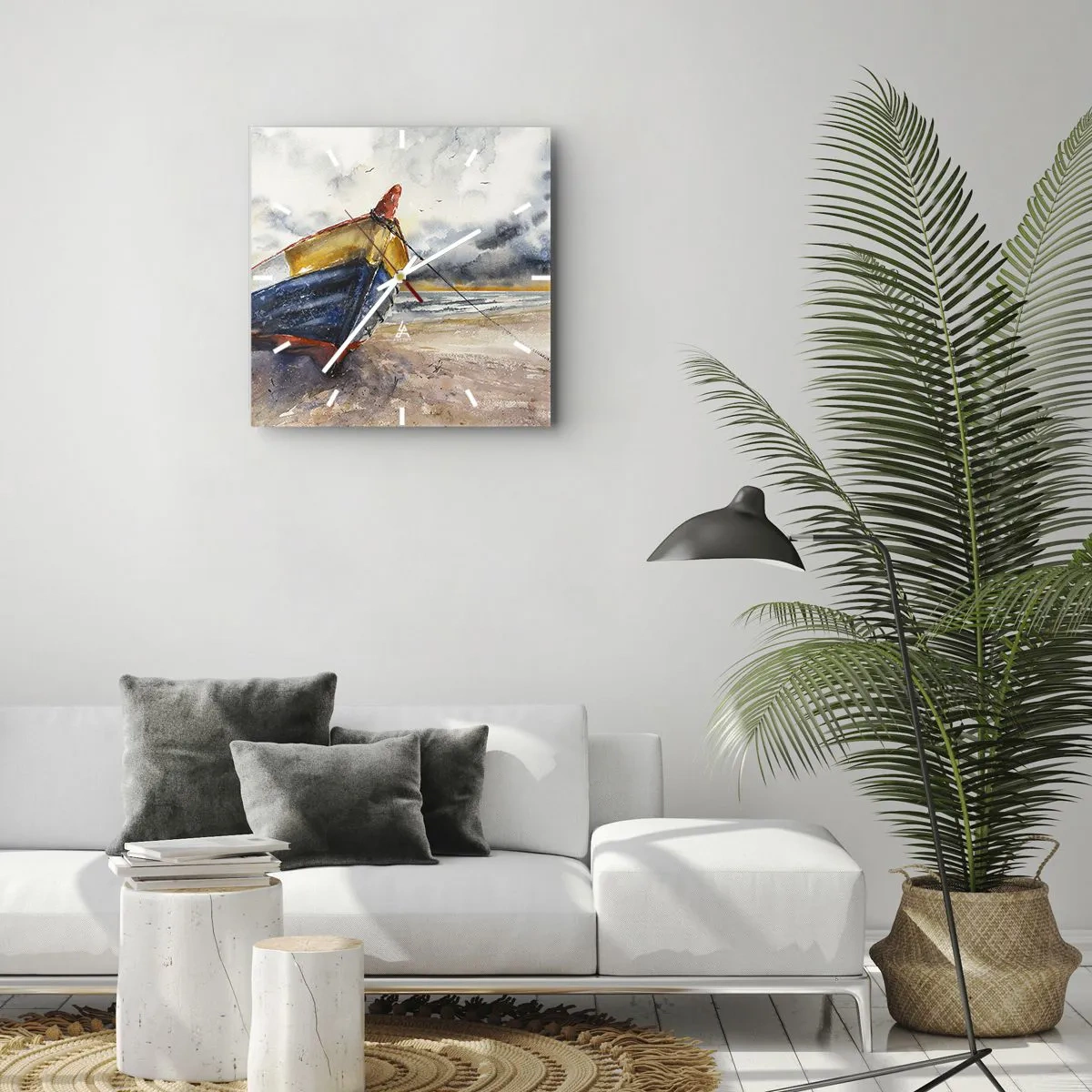 Wanduhr - Glasuhr - Ein malerisches Boot am Strand unter einem bewölkten Himmel - 30x30cm - Erholung am Ufer - Moderne Wanddekoration für Wohnzimmer und Schlafzimmer ARTTOR