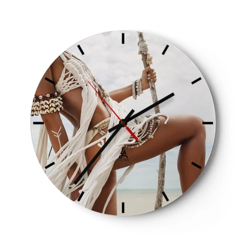 Wanduhr - Glasuhr - Eine stilisierte Figur mit ethnischem Schmuck vor einem Strandhintergrund. - 30x30cm - Eine Priesterin der Sonne - Moderne Wanddekoration für Wohnzimmer, Küche und Schlafzimmer ARTTOR