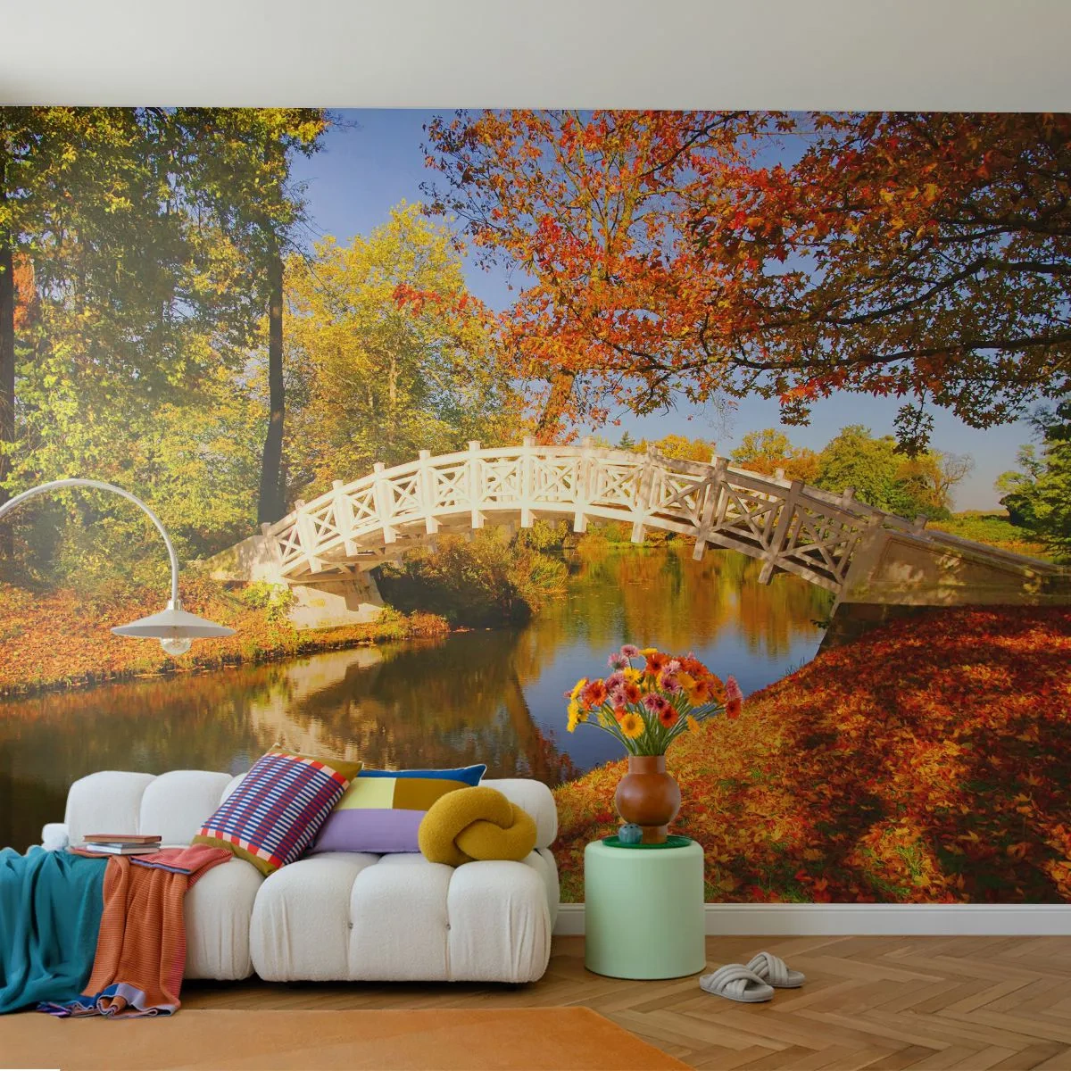 Fototapete Premium Sand - Eine Holzbrücke über einen Fluss in einer Herbstlandschaft - 100x70cm - Auf der weißen Seufzerbrücke - Moderne Wanddekoration für Wohnzimmer und Schlafzimmer ARTTOR