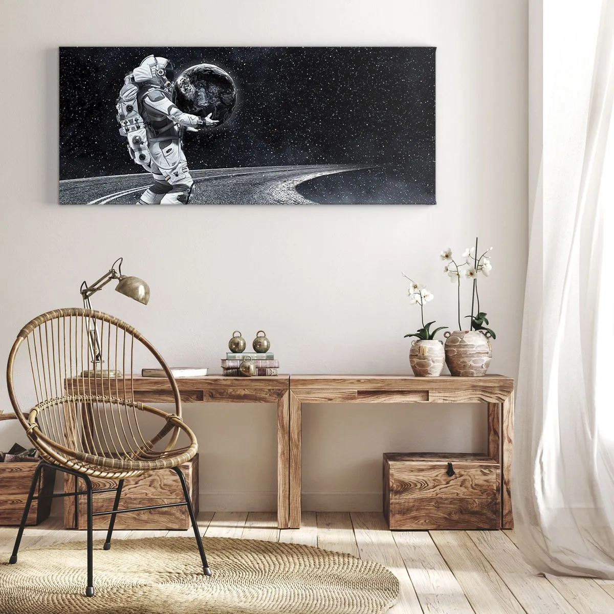 Bild auf Leinwand - Leinwandbild - Astronaut mit Erde vor dem Sternenhimmel - 140x50cm - Auf der Milchstraße - Moderne Wanddekoration für Wohnzimmer und Schlafzimmer ARTTOR