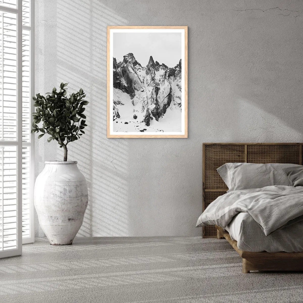 Poster in einem Rahmen aus heller Eiche - Gefährlicher Granitgrat - 70x100 cm