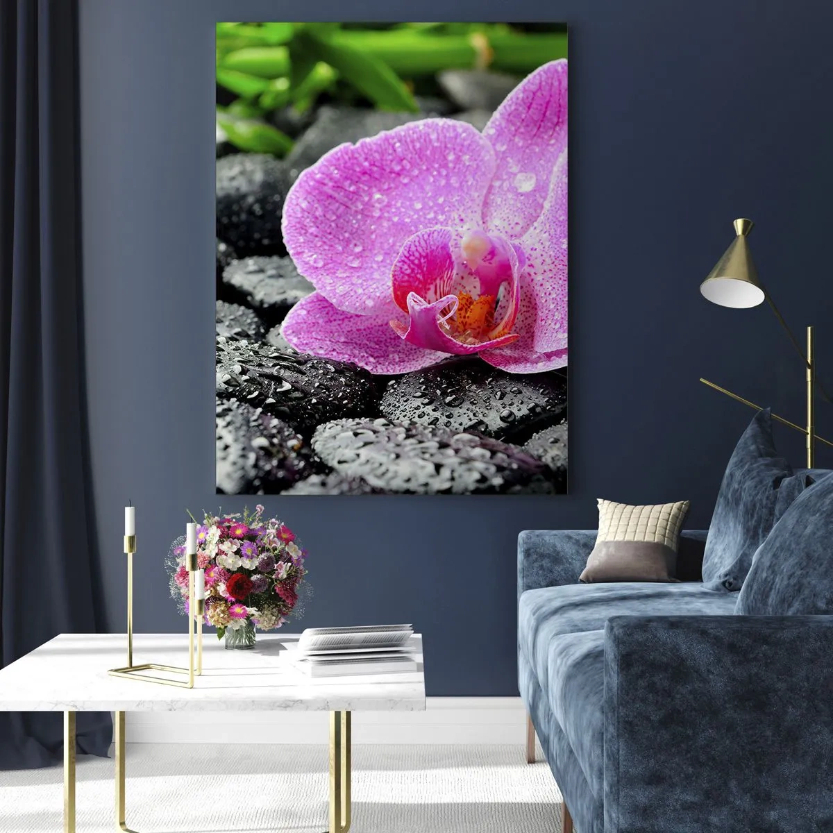 Glasbild - Bild auf glas - Rosa Orchideenblüte auf nassen schwarzen Steinen - 50x70cm - Wie ein offenes Herz - Moderne Wanddekoration für Wohnzimmer und Schlafzimmer ARTTOR