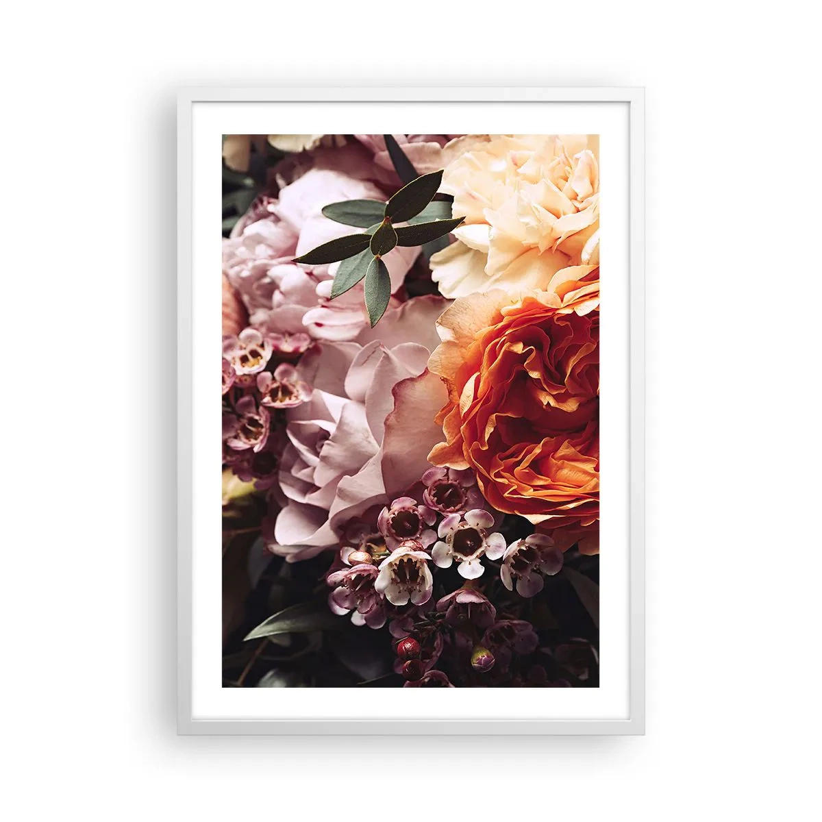 Poster in einem weißen Rahmen - Eingehüllt in Schönheit - 50x70 cm
