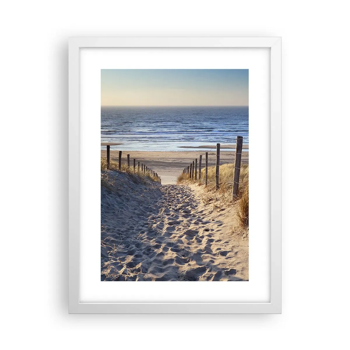 Poster in einem weißen Rahmen - Das Rauschen des Meeres, der Gesang der Vögel, ein wilder Strand im Gras ... - 30x40 cm