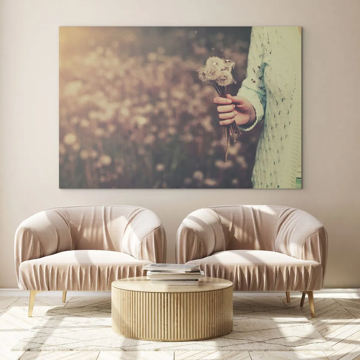 Glasbild - Bild auf glas - Eine Hand hält einen Strauß Löwenzahn vor einem verschwommenen Feld - 70x50cm - Bitte behalte sie - Moderne Wanddekoration für Wohnzimmer und Schlafzimmer ARTTOR