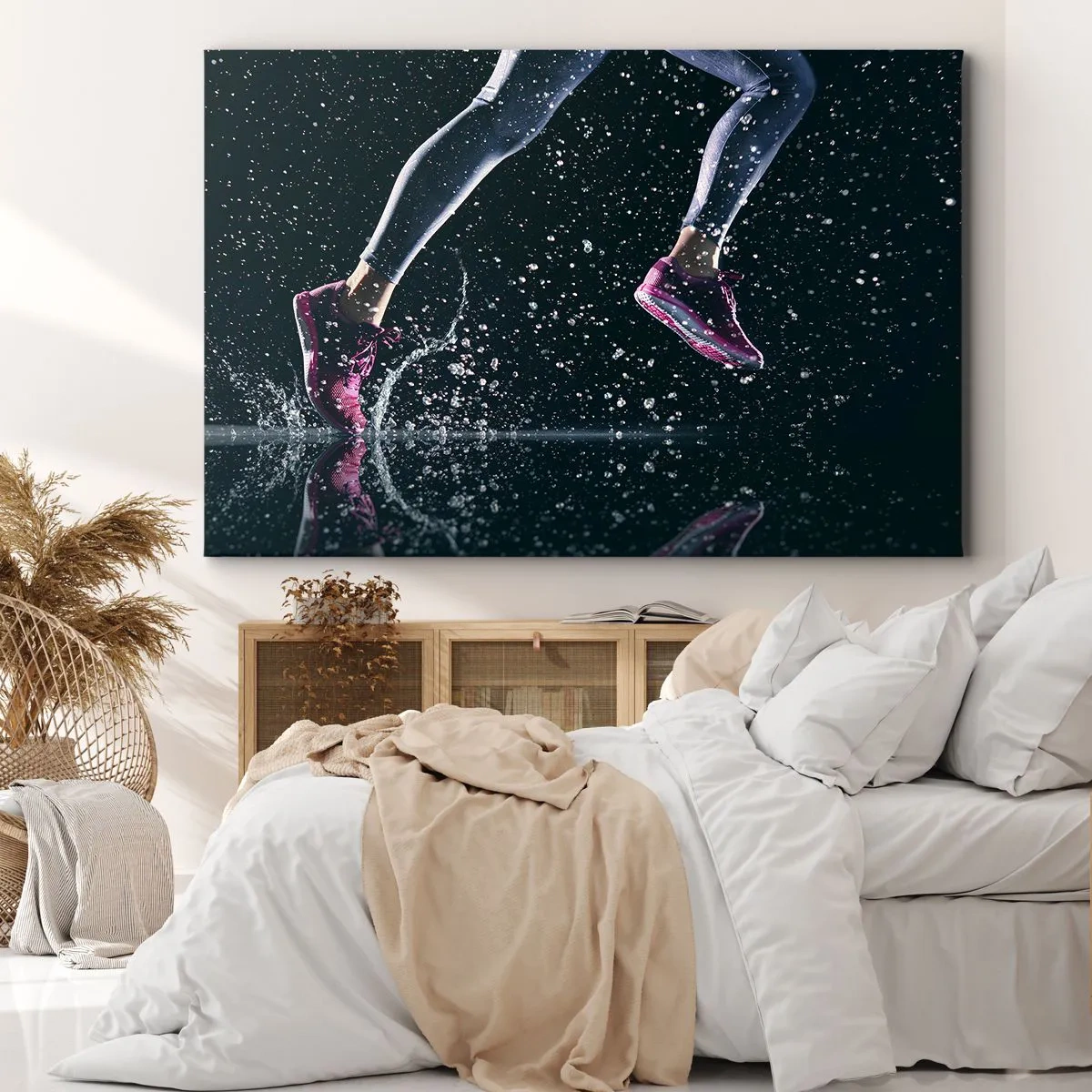 Bild auf Leinwand - Leinwandbild - Eine dynamische Aufnahme eines Laufs im Regen vor schwarzem Hintergrund - 70x50cm - Wie viel Kraft in den Beinen - Moderne Wanddekoration für Wohnzimmer und Schlafzimmer ARTTOR