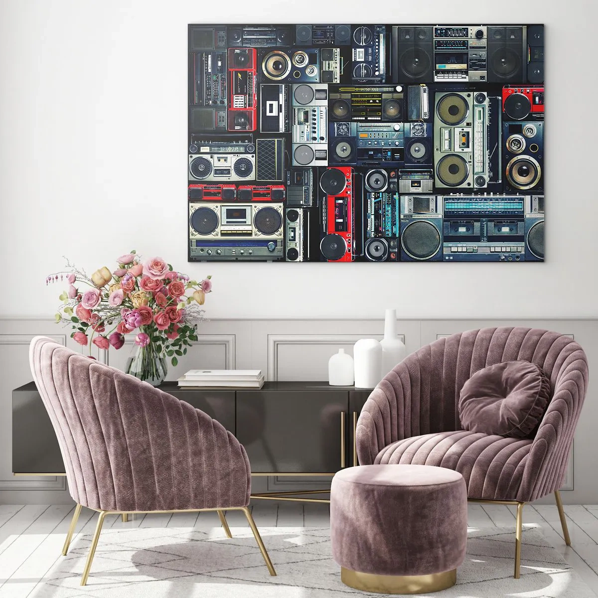 Glasbild - Bild auf glas - Eine Collage aus Retro-Radios und Tonbandgeräten auf dunklem Hintergrund. - 70x50cm - Sehnsucht nach den 1980er Jahren - Moderne Wanddekoration für Wohnzimmer und Schlafzimmer ARTTOR