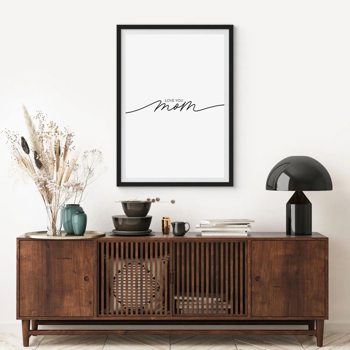 Poster in einem schwarzem Rahmen - Minimalistische Inschrift „Ich liebe dich, Mama“ in schwarzen Linien - 50x70cm - Große Emotionen - Moderne Wanddekoration für Wohnzimmer und Schlafzimmer ARTTOR