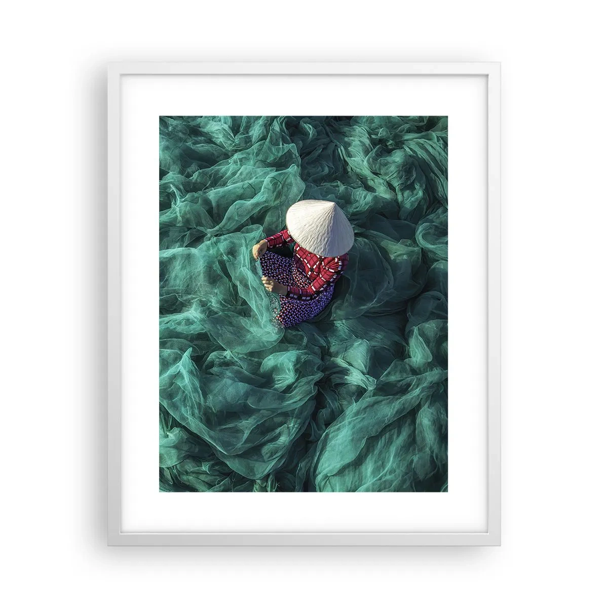 Poster in einem weißen Rahmen - In einem Meer aus Netzen - 40x50 cm