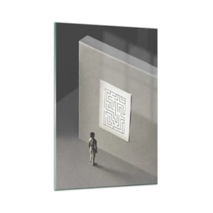 Glasbild - Bild auf glas - Eine Figur in einem Labyrinth, die auf eine hängende Karte schaut - 80x120cm - Aber wo bin ich? - Moderne Wanddekoration für Wohnzimmer und Schlafzimmer ARTTOR