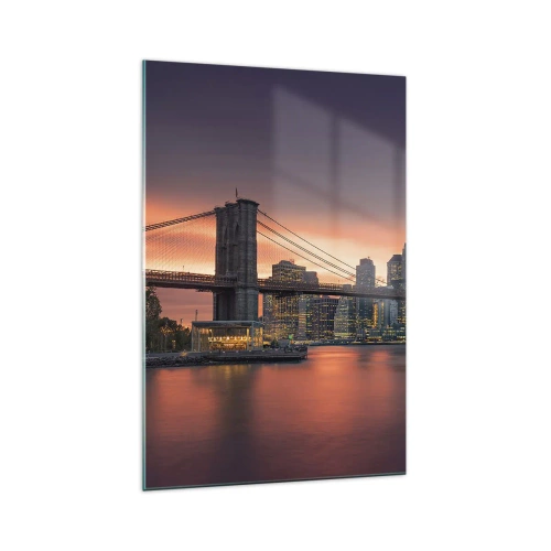 Glasbild - Bild auf glas - Nachtpanorama der Stadt mit einer Brücke und einem beleuchteten Himmel - 70x100cm - Eingetaucht in lila Stille - Moderne Wanddekoration für Wohnzimmer und Schlafzimmer ARTTOR