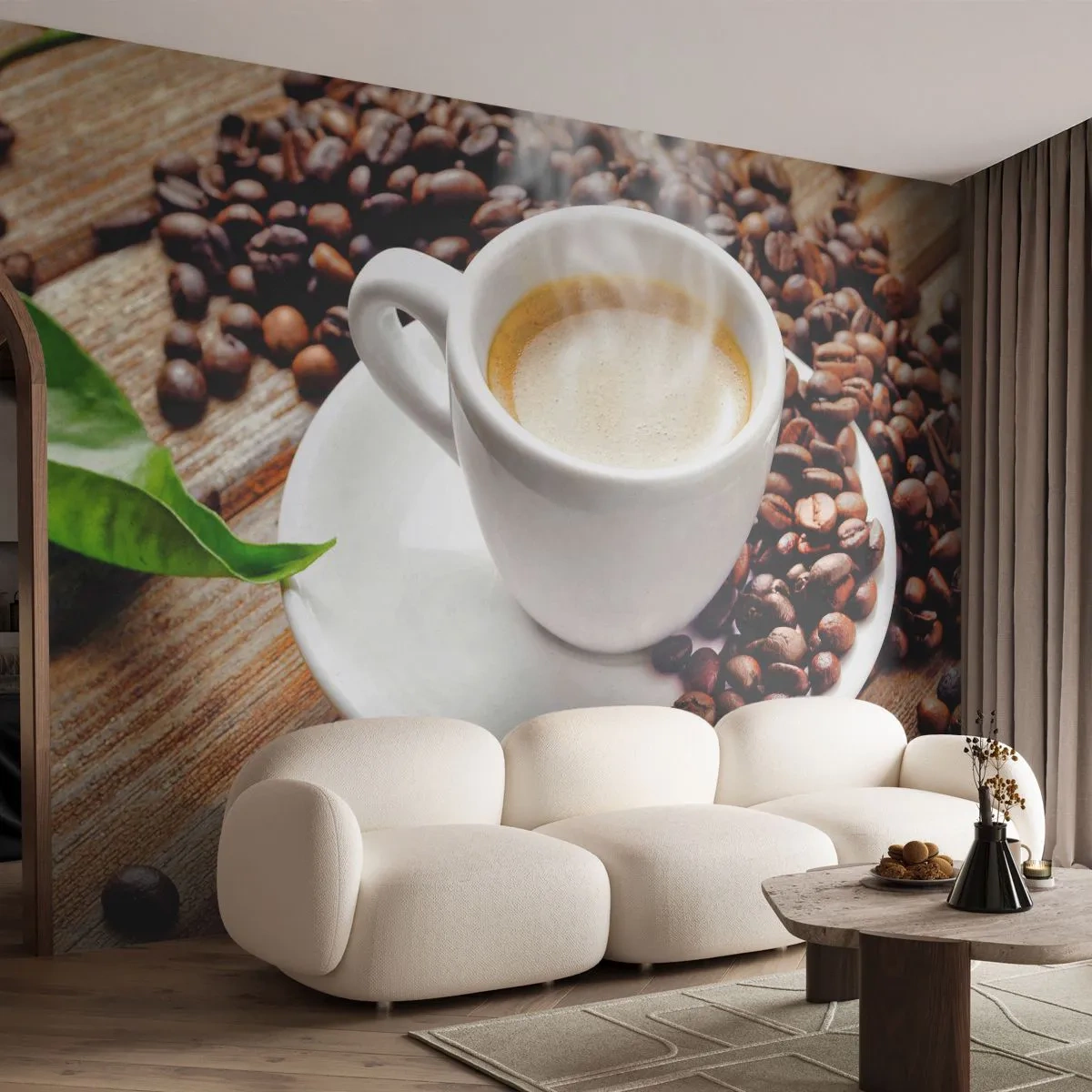 Fototapete Premium Sand - Eine Tasse Kaffee auf einem Holztisch mit Kaffeebohnen - 100x70cm - Kaffee auf der Bank - Moderne Wanddekoration für Wohnzimmer und Schlafzimmer ARTTOR