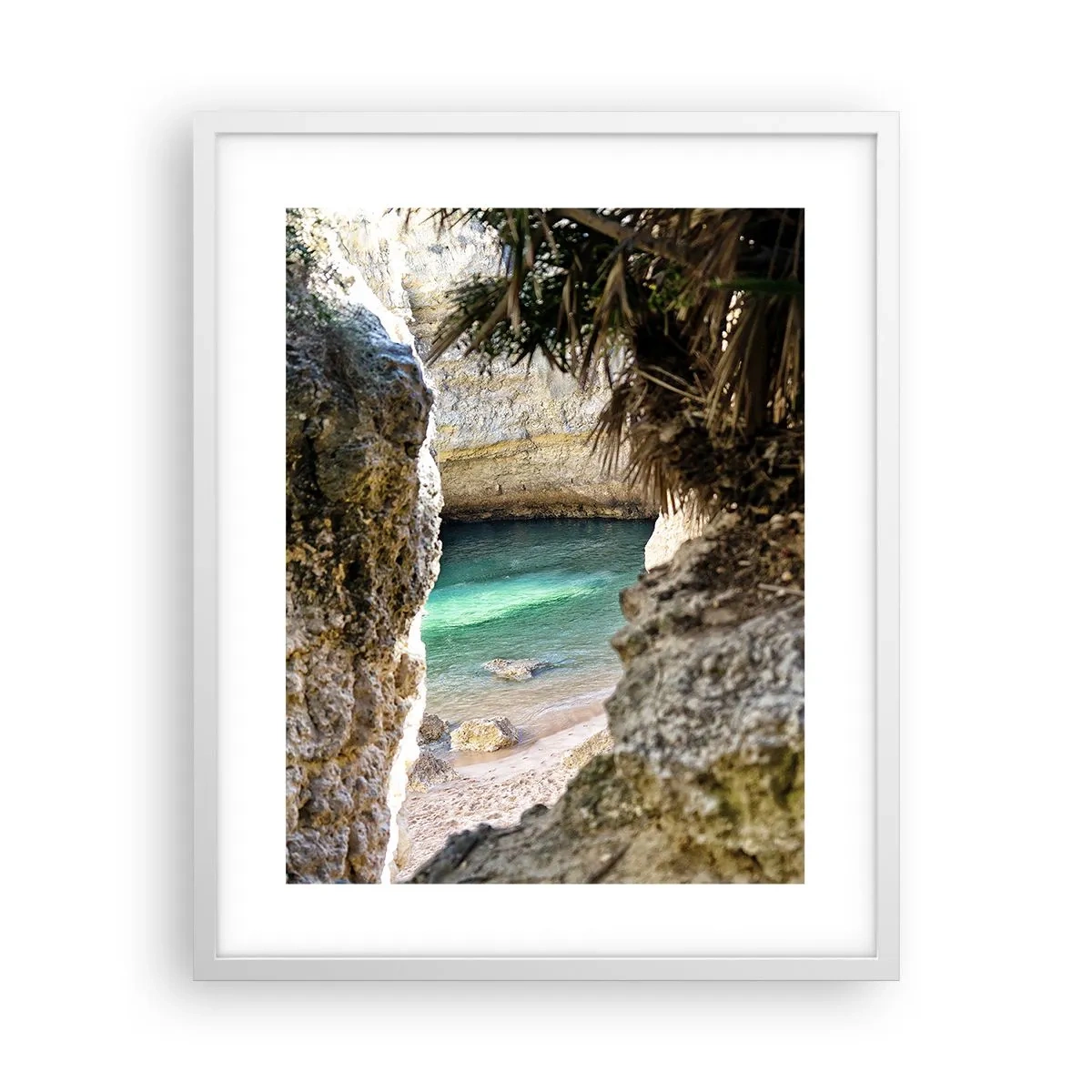 Poster in einem weißen Rahmen - Türkisfarbene Bucht - 40x50 cm