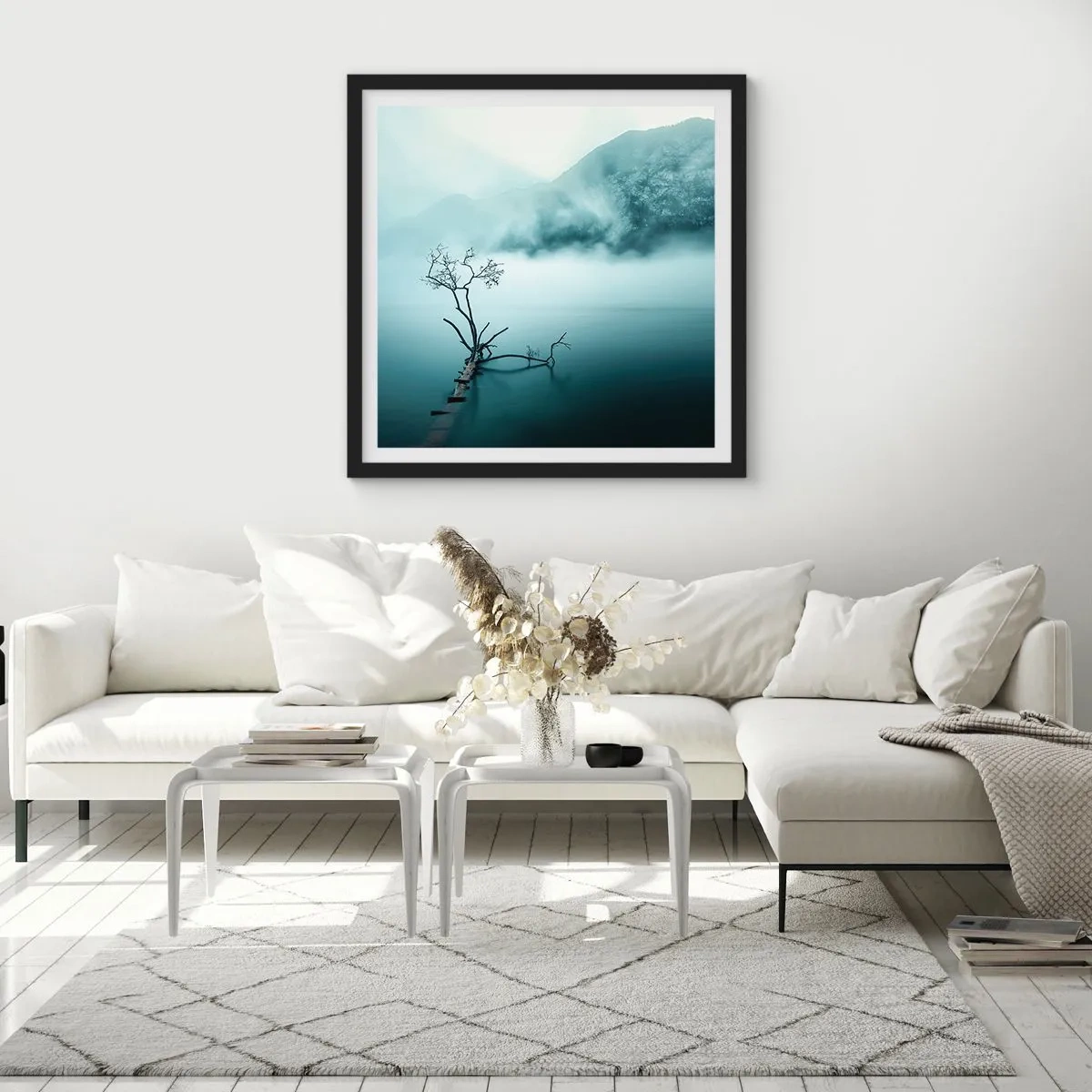 Poster in einem schwarzem Rahmen - Aus Wasser und Nebel - 60x60 cm