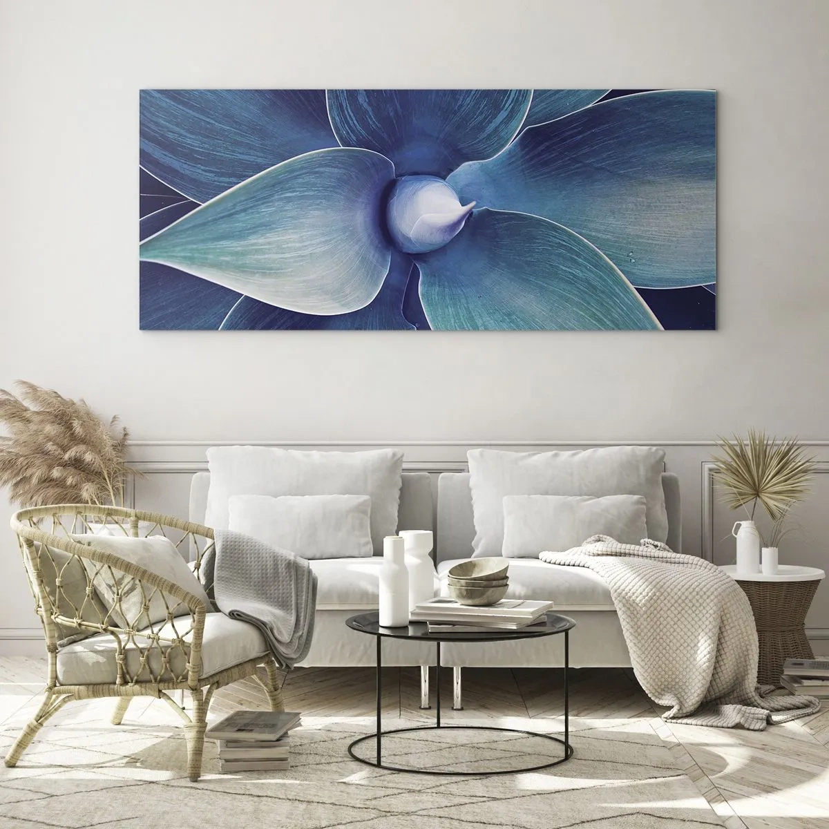 Glasbild - Bild auf glas - Nahaufnahme einer abstrakten Blume in Blautönen - 120x50cm - Bläulich vom Himmel - Moderne Wanddekoration für Wohnzimmer und Schlafzimmer ARTTOR