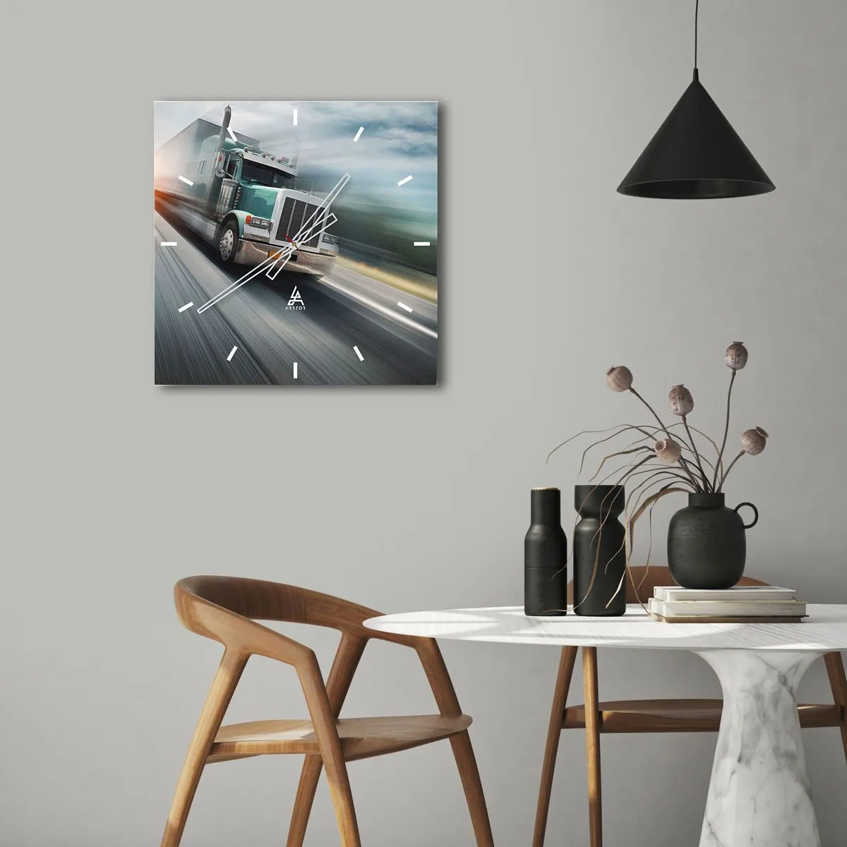 Wanduhr - Glasuhr - Ein LKW auf der Autobahn in Bewegung bei Sonnenuntergang - 30x30cm - Der amerikanische Riese in Eile - Moderne Wanddekoration für Wohnzimmer und Schlafzimmer ARTTOR