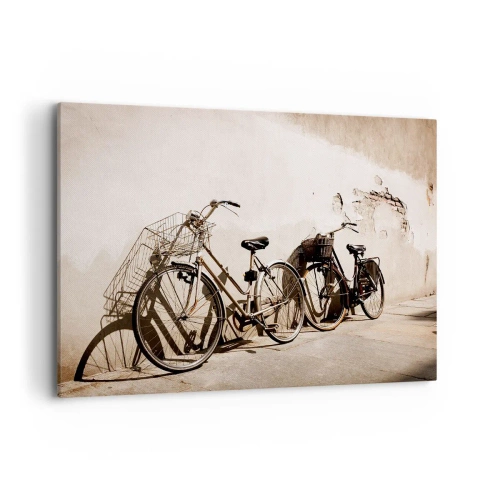 Bild auf Leinwand - Leinwandbild - Zwei Fahrräder lehnen an einer alten Wand im Retro-Stil - 100x70cm - Der unvergessliche Charme der Vergangenheit - Moderne Wanddekoration für Wohnzimmer und Schlafzimmer ARTTOR