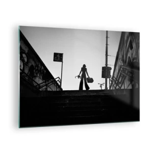 Glasbild - Bild auf glas - Schwarz-weiße Silhouette einer Frau vor dem Hintergrund einer Stadtlandschaft - 70x50cm - Städtisches Wandern - Moderne Wanddekoration für Wohnzimmer und Schlafzimmer ARTTOR