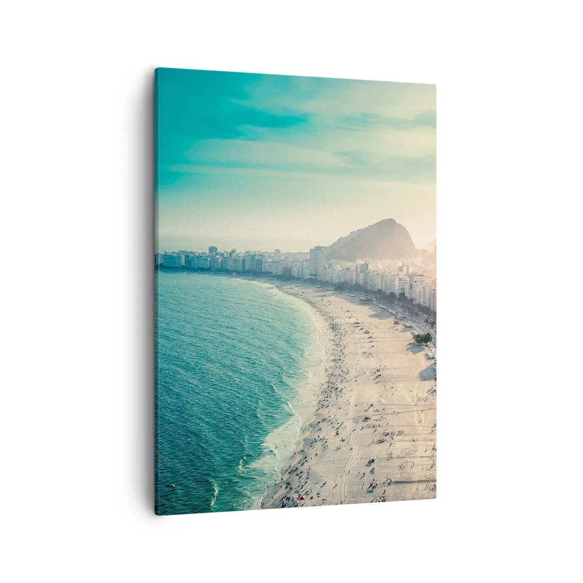 Bild auf Leinwand - Leinwandbild - Panorama des Copacabana-Strandes mit Bergen im Hintergrund in Rio de Janeiro - 50x70cm - Ewiger Urlaub in Rio - Moderne Wanddekoration für Wohnzimmer und Schlafzimmer ARTTOR