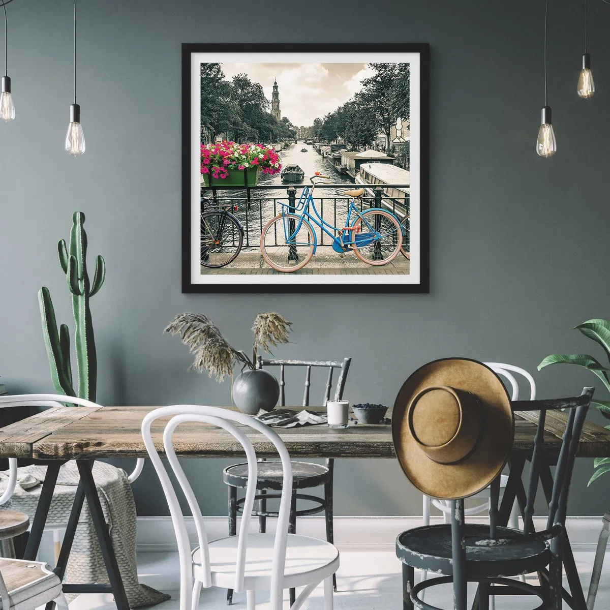 Poster in einem schwarzem Rahmen - Die Farben der Amsterdamer Straße - 30x30 cm