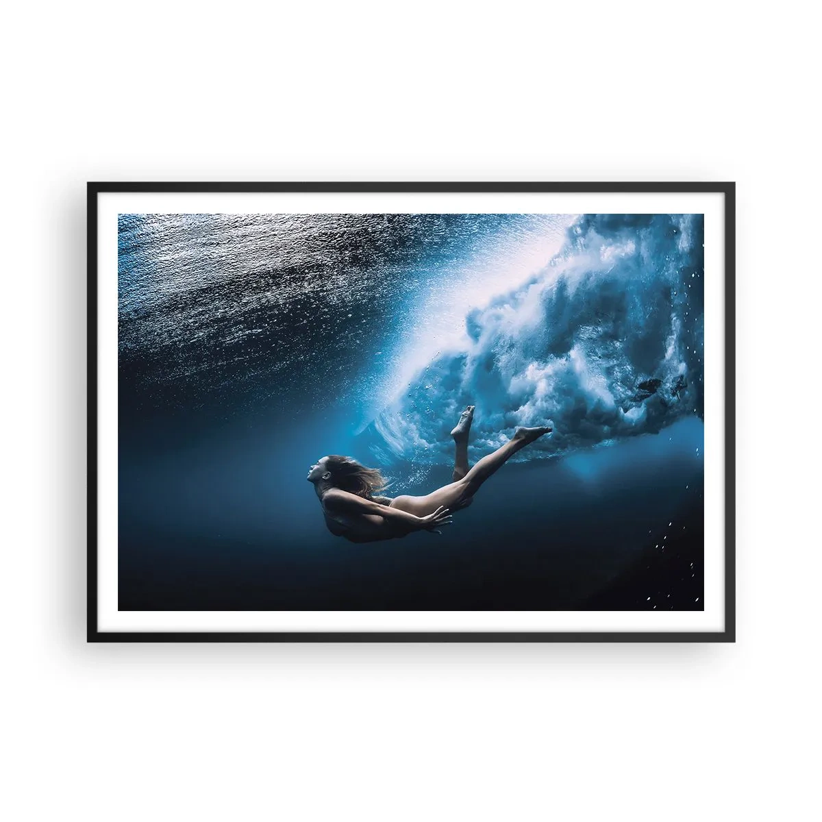 Poster in einem schwarzem Rahmen - Unterwasseraufnahme mit einer Frau und Luftblasen - 100x70cm - Moderne Meerjungfrau - Moderne Wanddekoration für Wohnzimmer und Schlafzimmer ARTTOR
